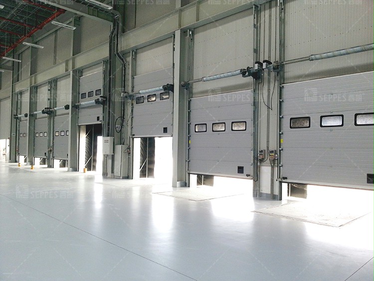 爱科农机厂房提升门 爱科农机厂房提升门