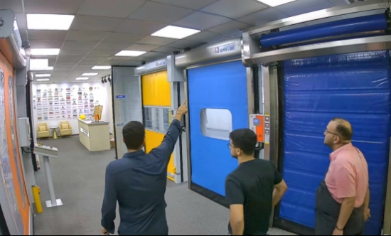 国外客户来访成人向日葵视频下载安装门业参观工业门展厅 国外客户来访成人向日葵视频下载安装门业参观工业门展厅